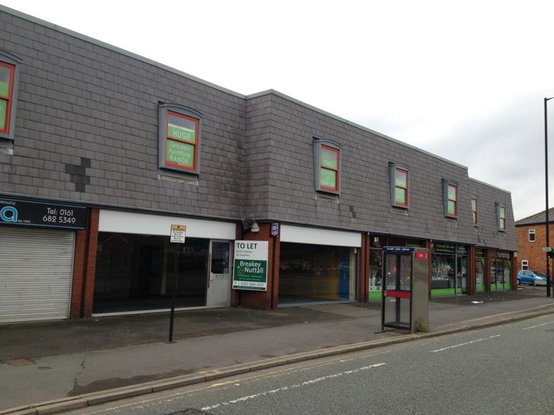 696-700 Oldham Rd, Manchester for lease - Primary Photo - Image 1 of 2