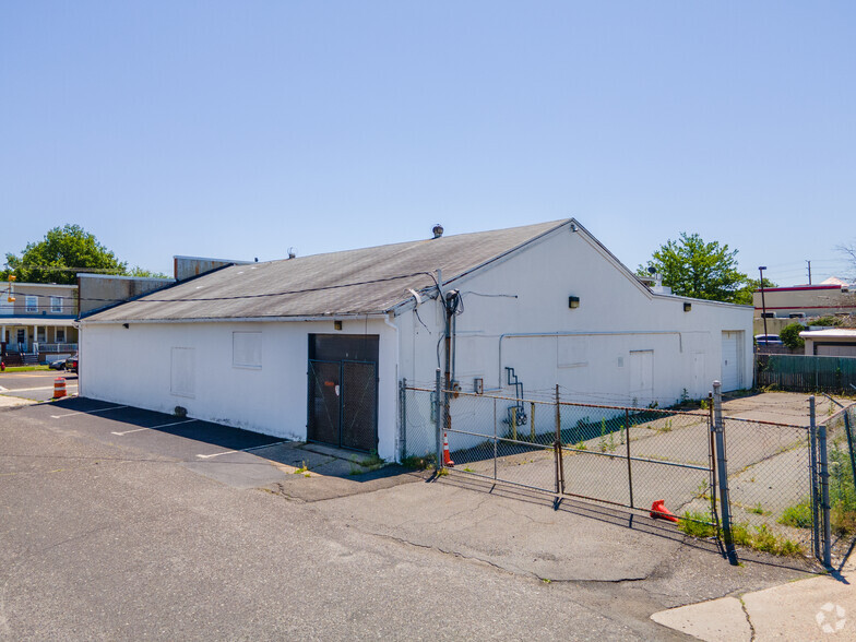 572 High St, Burlington, NJ for sale - Building Photo - Image 1 of 1