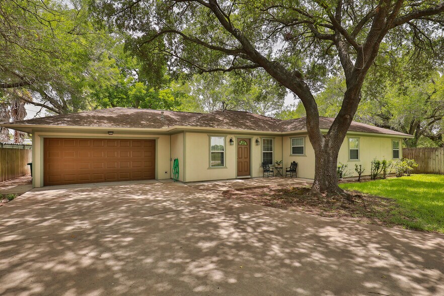 11616 Old Main Street Loop Rd, Houston, TX for sale - Primary Photo - Image 1 of 1