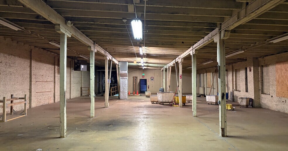 3700-3702 Bank St, Baltimore, MD à vendre - Photo du bâtiment - Image 2 de 4