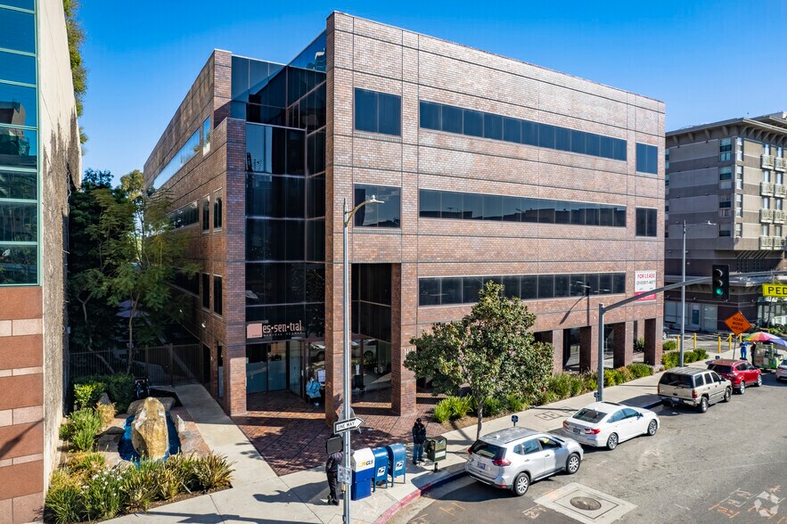 1414 S Grand Ave, Los Angeles, CA à louer - Photo du bâtiment - Image 2 de 6