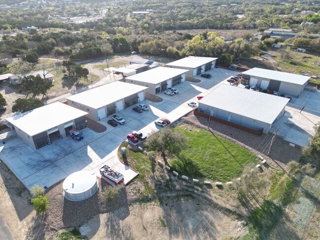 Plus de détails pour 775 County Road 270, Leander, TX - Local d'activités à louer