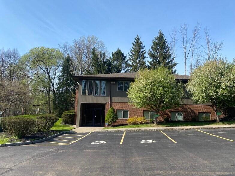 2828 Baird Rd, Fairport, NY for sale - Primary Photo - Image 1 of 1