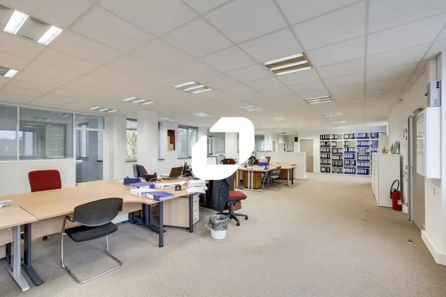 Bureau dans Neuilly-Plaisance à louer - Photo intérieure - Image 2 de 9