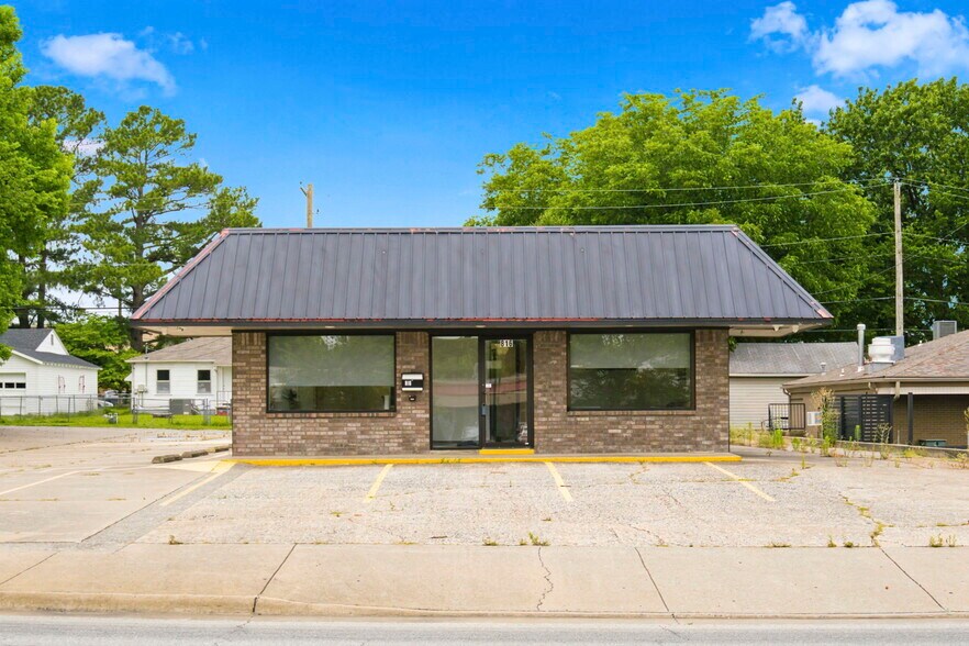 816 S Mount Olive St, Siloam Springs, AR à vendre - Photo du bâtiment - Image 3 de 25