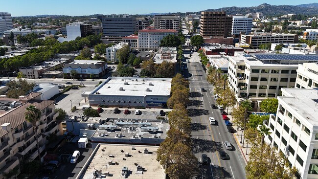 Plus de détails pour 1038 E Colorado Blvd, Pasadena, CA - Commerce de détail à louer