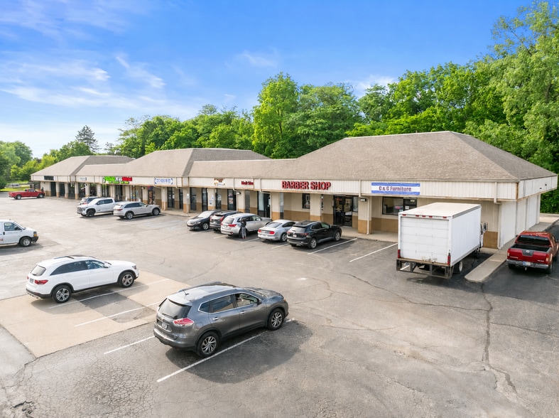 7002-7038 Shore Ter, Indianapolis, IN à vendre - Photo du bâtiment - Image 3 de 11