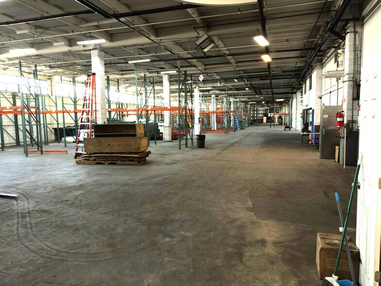 104-20 Dunkirk St, Jamaica, NY à louer - Photo du bâtiment - Image 2 de 8