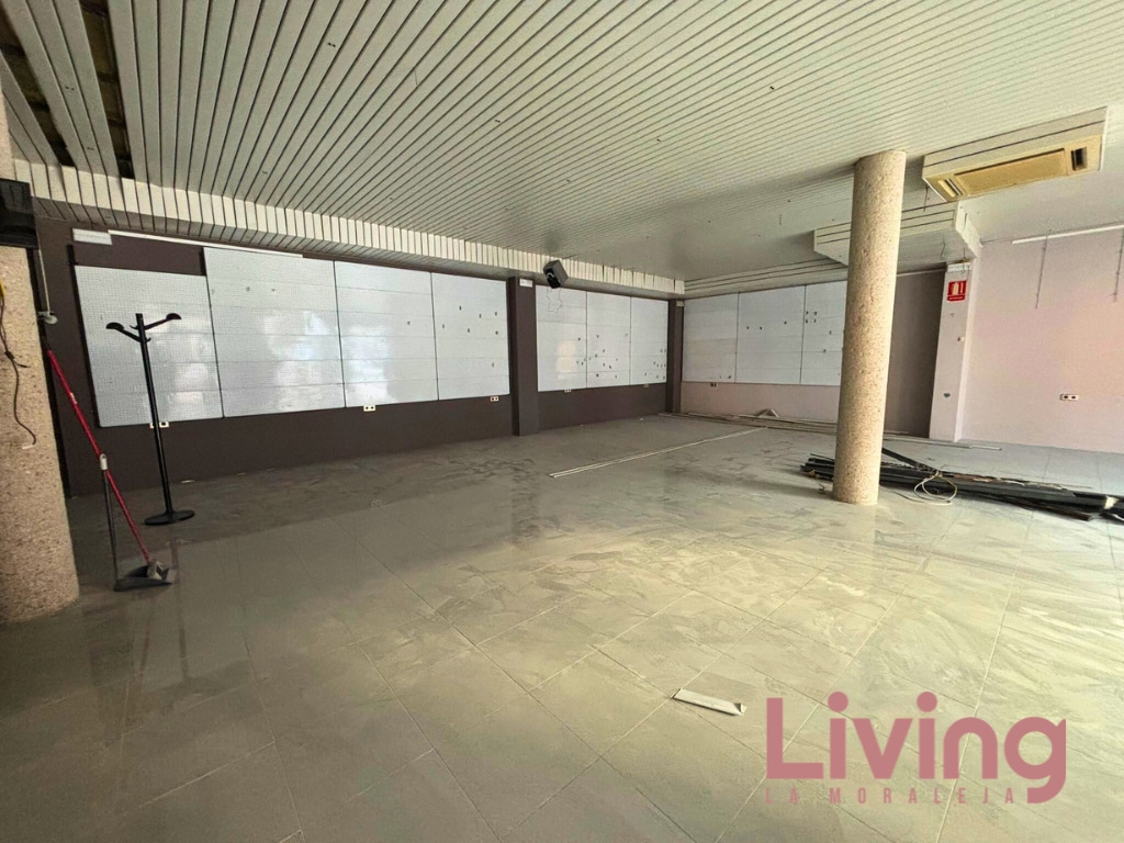 Retail in Alcalá de Henares, Madrid for lease Interior Photo- Image 1 of 7