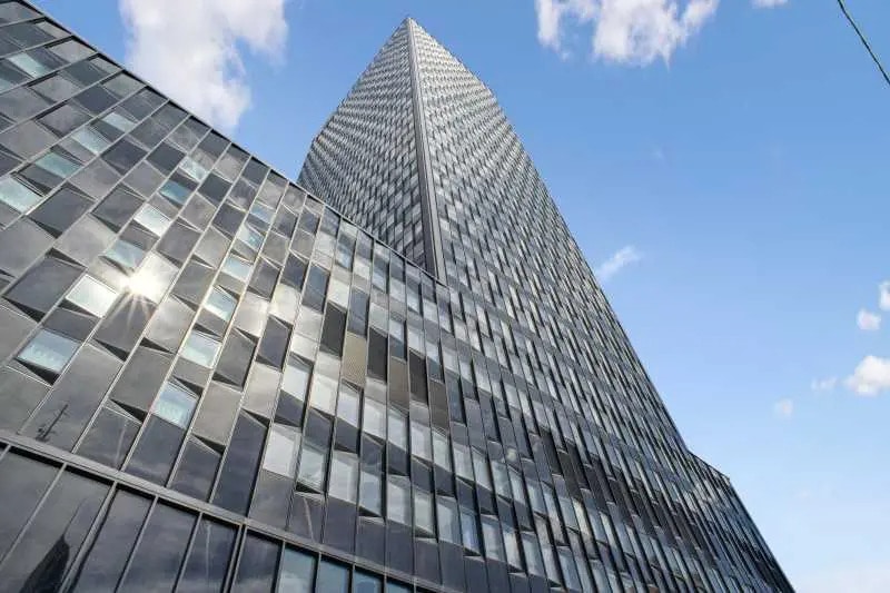 Office in Lyon for lease - Building Photo - Image 3 of 10