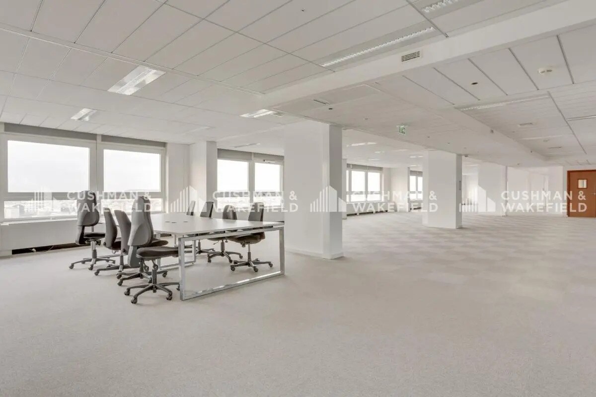 20 Ter Rue De Bezons, Courbevoie for lease Interior Photo- Image 1 of 5