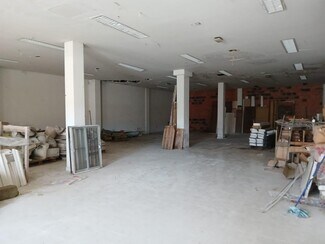 Plus de détails pour Multi-résidentiel à vendre