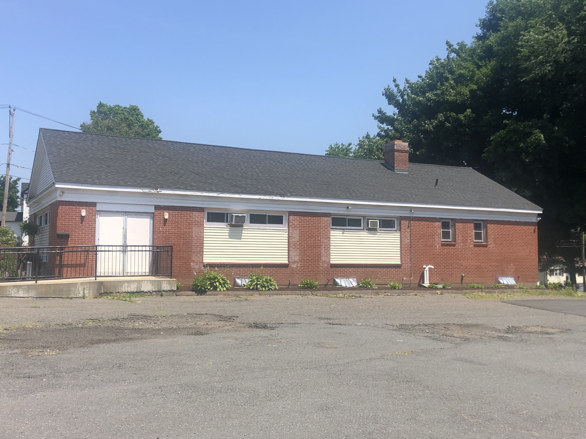 730 Blue Hills Ave, Bloomfield, CT for lease Building Photo- Image 1 of 6