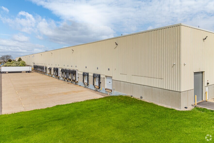 2001 Baseline Rd, Montgomery, IL for lease - Building Photo - Image 2 of 5