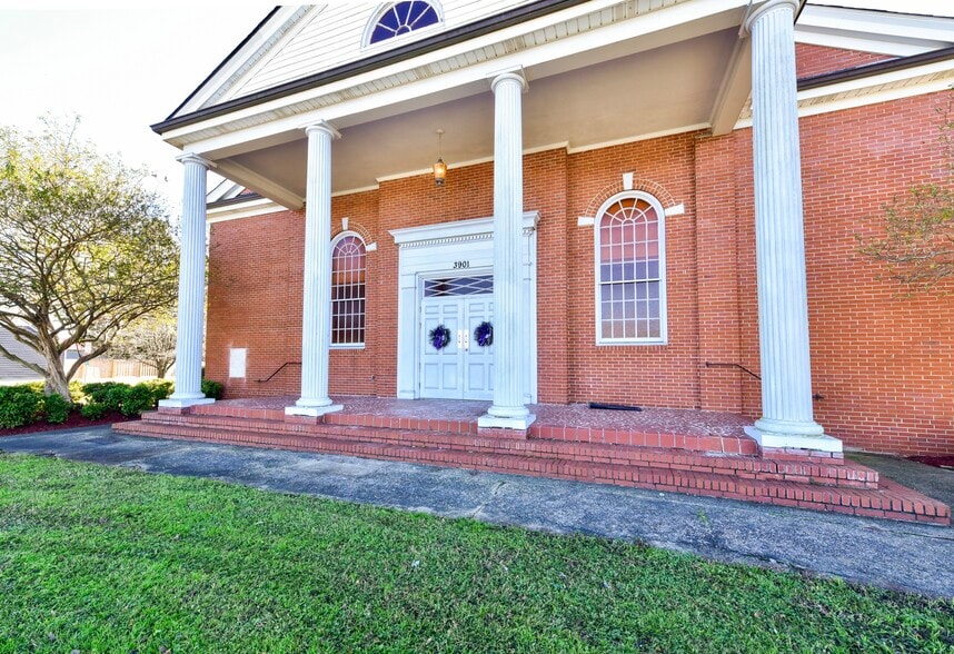 3901 Raeford Rd, Fayetteville, NC for lease - Building Photo - Image 3 of 89