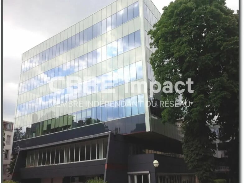 Office in Dijon for lease - Building Photo - Image 3 of 5