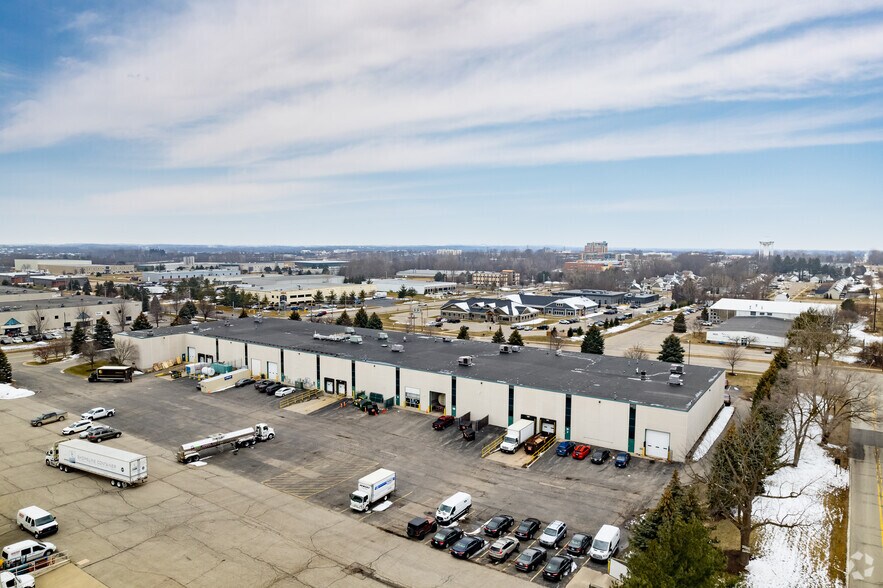 1575 Gezon Pky SW, Wyoming, MI for lease - Building Photo - Image 2 of 3