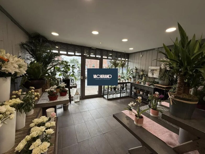 Retail in Wasquehal for lease - Interior Photo - Image 2 of 4