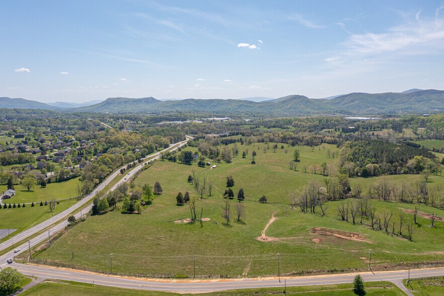0 Country Club, Daleville, VA à vendre - Photo du bâtiment - Image 2 de 2