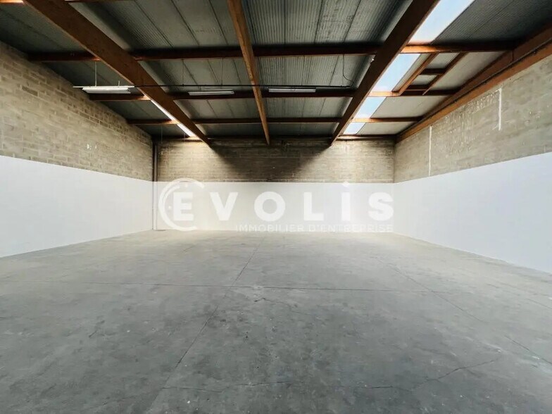 35 Boulevard De Beaubourg, Émerainville for lease - Interior Photo - Image 2 of 7