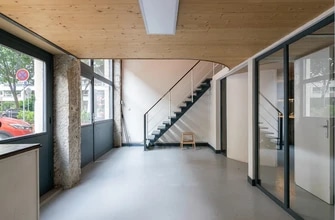 Retail in Lyon for lease Interior Photo- Image 1 of 8