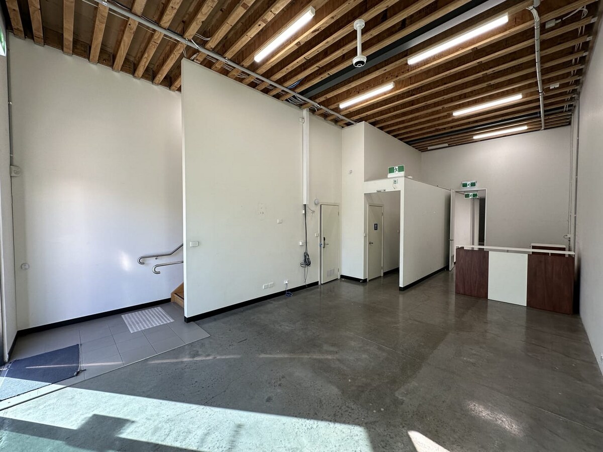 34 Wirraway Drive, Port Melbourne, VIC 3207 - Unité 2 - - Photo intérieure - Image 2 of 5
