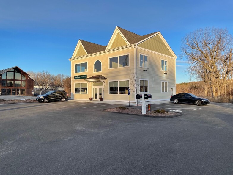 329 Danbury Rd, New Milford, CT for lease - Building Photo - Image 1 of 1