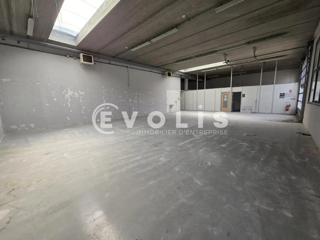 8 Place Marcel Rebuffat, Villejust for lease Interior Photo- Image 1 of 7