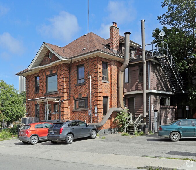 201 James St S, Hamilton, ON à louer - Photo du bâtiment - Image 2 de 4