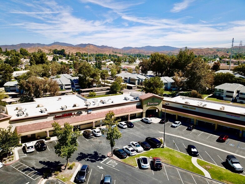 27613-27677 Bouquet Canyon Rd, Saugus, CA for lease - Building Photo - Image 3 of 5