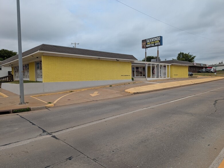 2502 NW Sheridan Rd, Lawton, OK for lease - Building Photo - Image 1 of 18