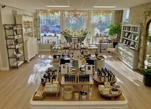 324-326 N River St, East Dundee, IL à louer Photo intérieure- Image 1 de 2