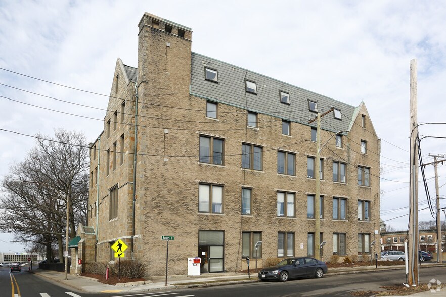 288 Walnut St, Newton, MA à louer - Photo du bâtiment - Image 1 de 20