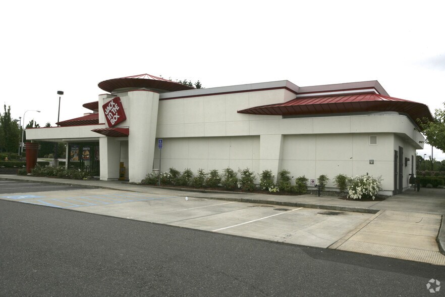 7455 NE Imbrie Dr, Hillsboro, OR à vendre - Photo du bâtiment - Image 2 de 5