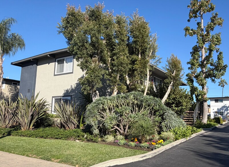 2256-2260 Maple St, Costa Mesa, CA à vendre - Photo du bâtiment - Image 2 de 5