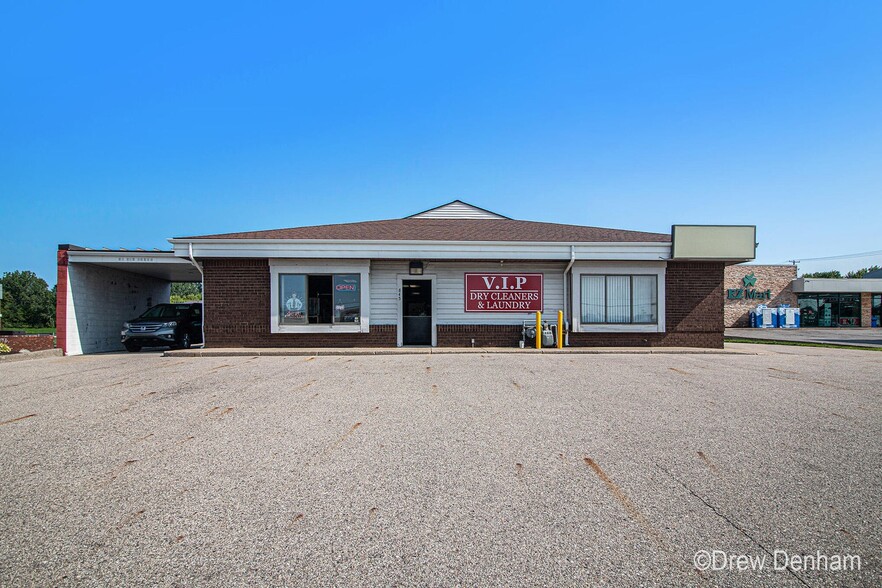 845 4 Mile Rd NW, Grand Rapids, MI for sale - Building Photo - Image 1 of 1