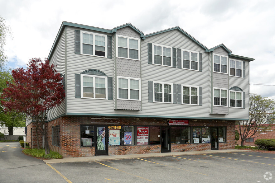 56 Social St, Woonsocket, RI à vendre - Photo principale - Image 1 de 1