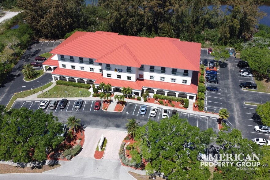 901 Venetia Bay Blvd, Venice, FL à louer - Photo du bâtiment - Image 2 de 2