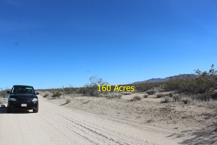 Ave C, Adelanto, CA à vendre - Photo du bâtiment - Image 2 de 8