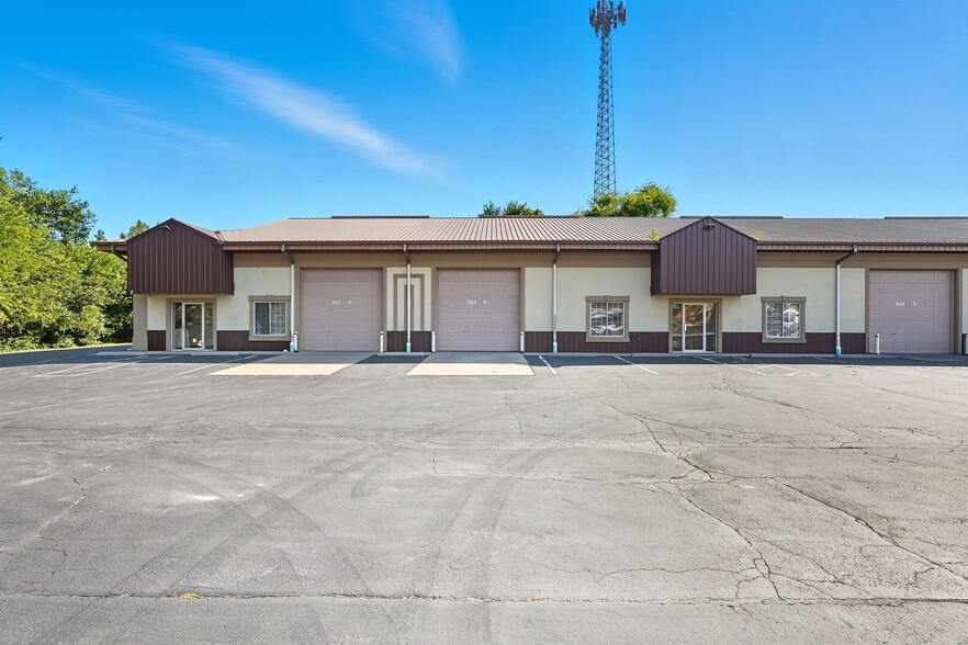 870-880 N Madison St, Crown Point, IN for lease - Primary Photo - Image 1 of 1