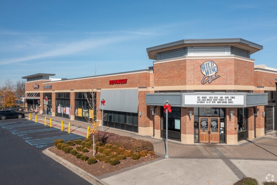 1025 Woodruff Rd, Greenville, SC à louer - Photo du bâtiment - Image 3 de 38