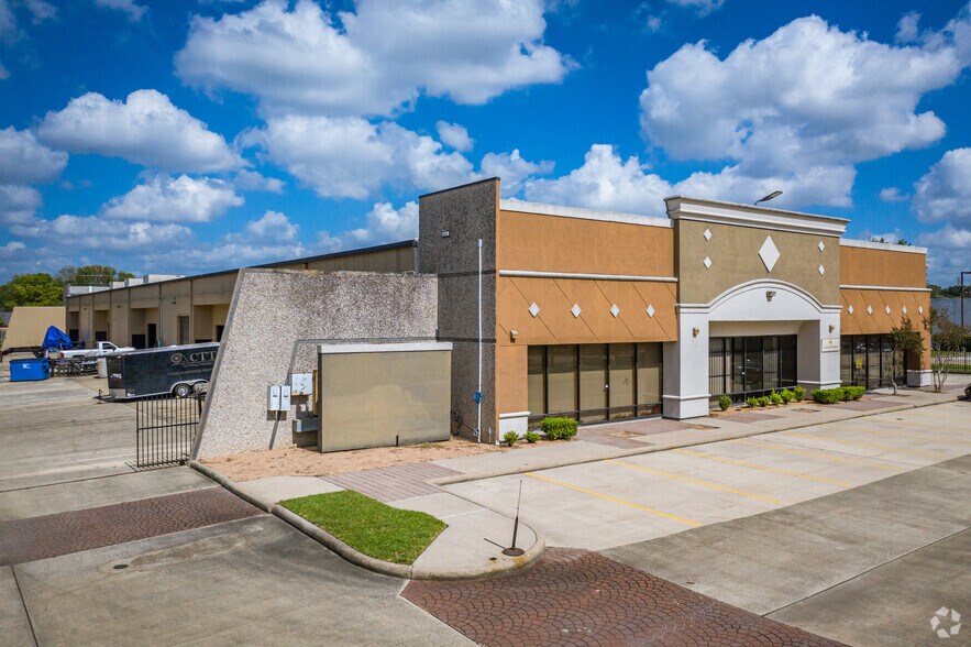 11233 Crown Park Dr, Houston, TX à louer - Photo du bâtiment - Image 3 de 8