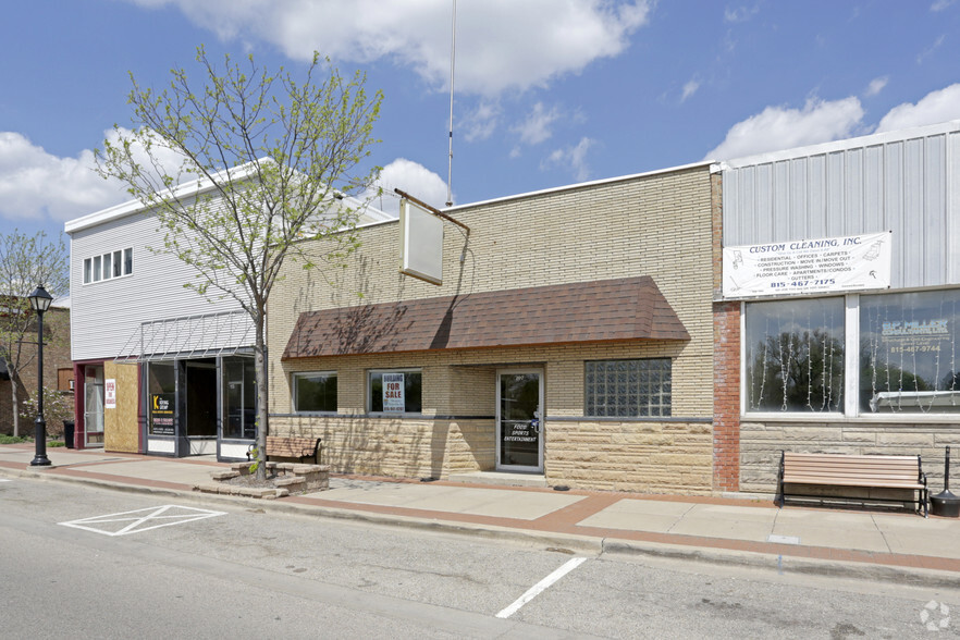 107 E Mondamin St, Minooka, IL for sale - Primary Photo - Image 1 of 5