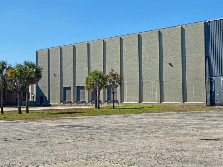 Dade City Industrial Portfolio portfolio of 6 properties for sale on LoopNet.ca - Building Photo - Image 1 of 14