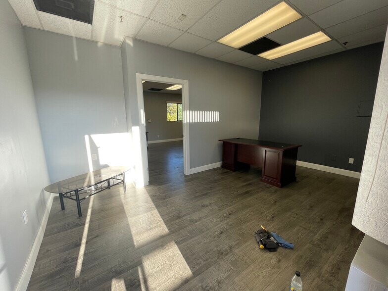 1220 S Central Ave, Glendale, CA à louer - Photo du bâtiment - Image 2 de 9