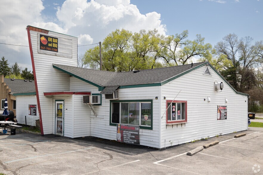 10151 Maumee Western Rd, Monclova, OH for sale - Building Photo - Image 2 of 7