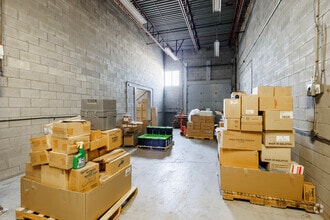 2900-2990 Rue Halpern, Montréal, QC à louer Photo intérieure- Image 1 de 2