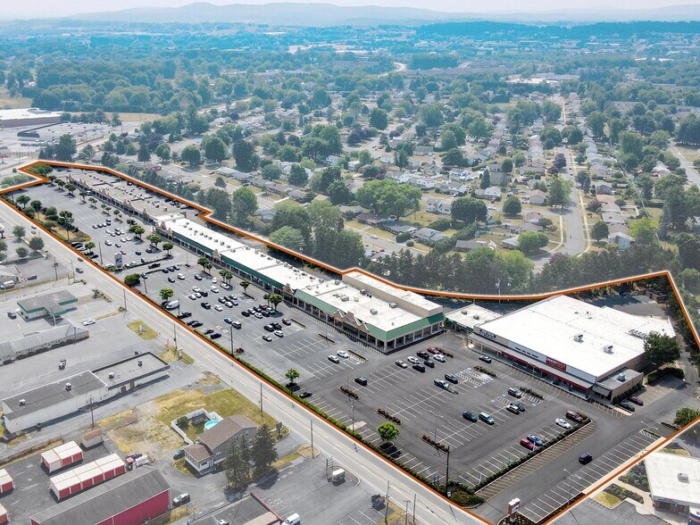 5210-5260 Simpson Ferry Rd, Mechanicsburg, PA à louer - Photo du bâtiment - Image 1 de 11