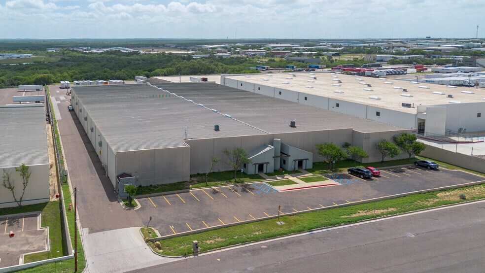 14701 Atlanta Dr, Laredo, TX for lease - Building Photo - Image 1 of 26