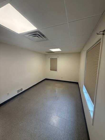 15 Center St, Pleasantville, NY for lease - Building Photo - Image 3 of 7